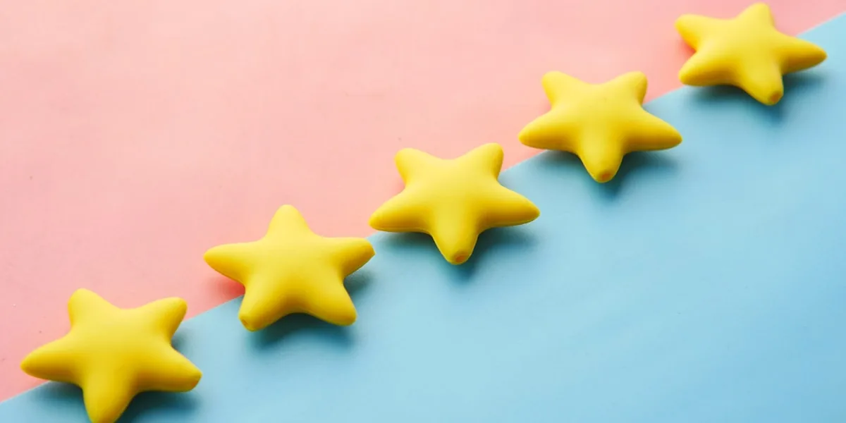 Avaliações de clientes no Google com estrelas